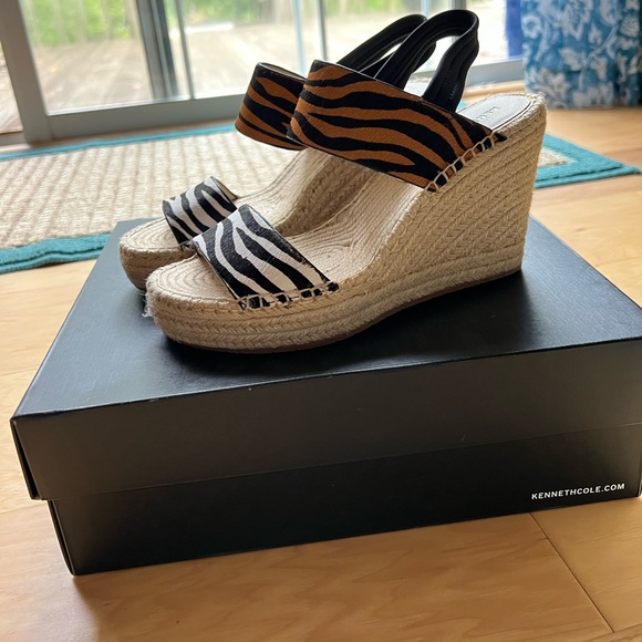 Kenneth Cole espadrille wedge shoe animal print size 7.5 - Picture 3 of 7